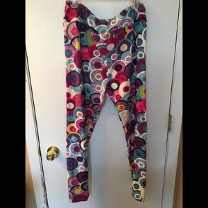 LuLaRoe leggings in Multi color fits 18+ and up